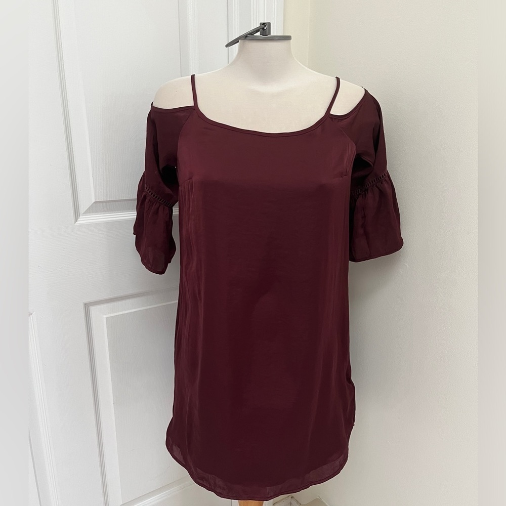 Dex burgundy off the shoulder dress size small